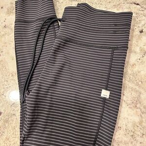 Vuori Stripe Daily Leggings